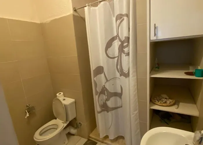 Apartamento Spacious 2br Pool-view In Hadaba