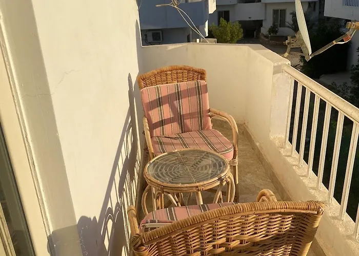 Spacious 2br Pool-view In Hadaba Apartamento *